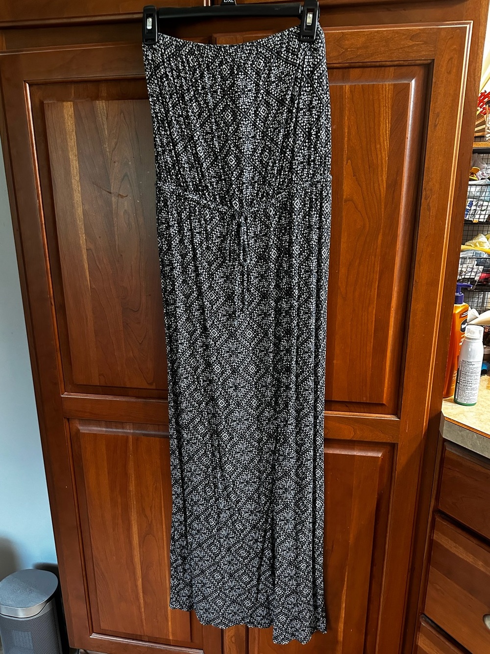 Old Navy Black and White sleeveless Patterned Maxi Skirt